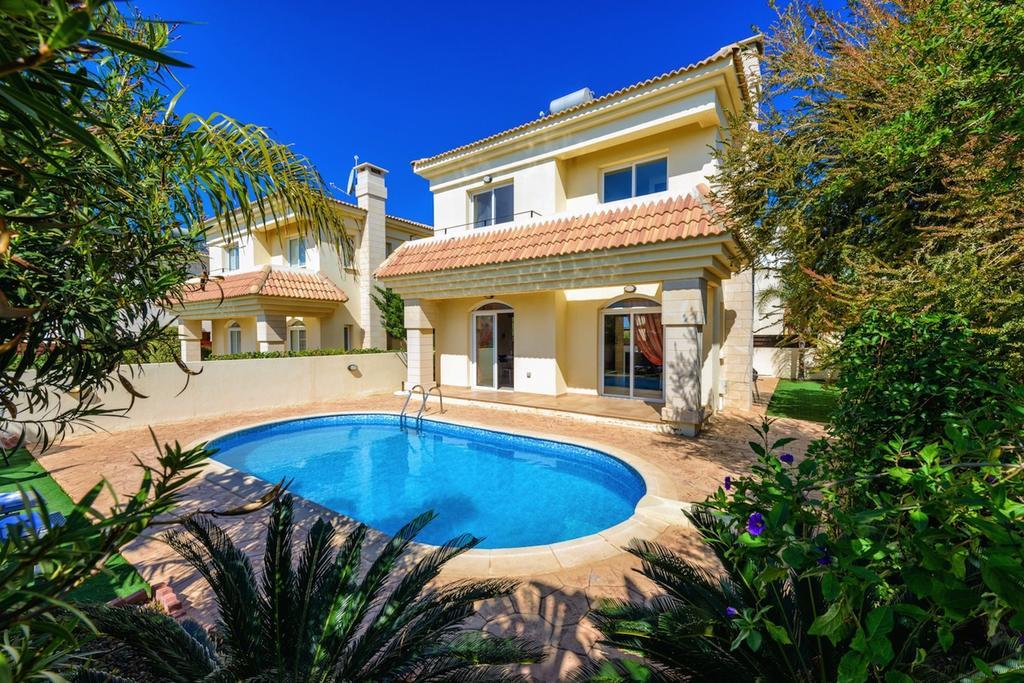 Villa Chloe Paralímni Szoba fotó