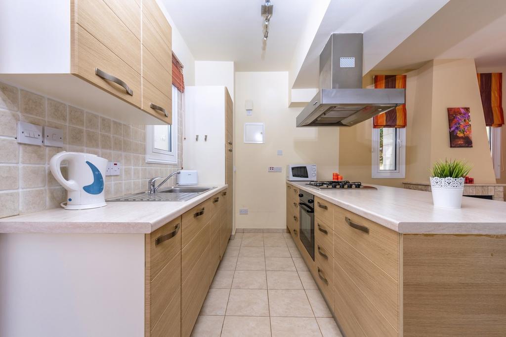 Villa Chloe Paralímni Szoba fotó