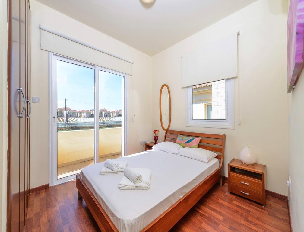 Villa Chloe Paralímni Szoba fotó